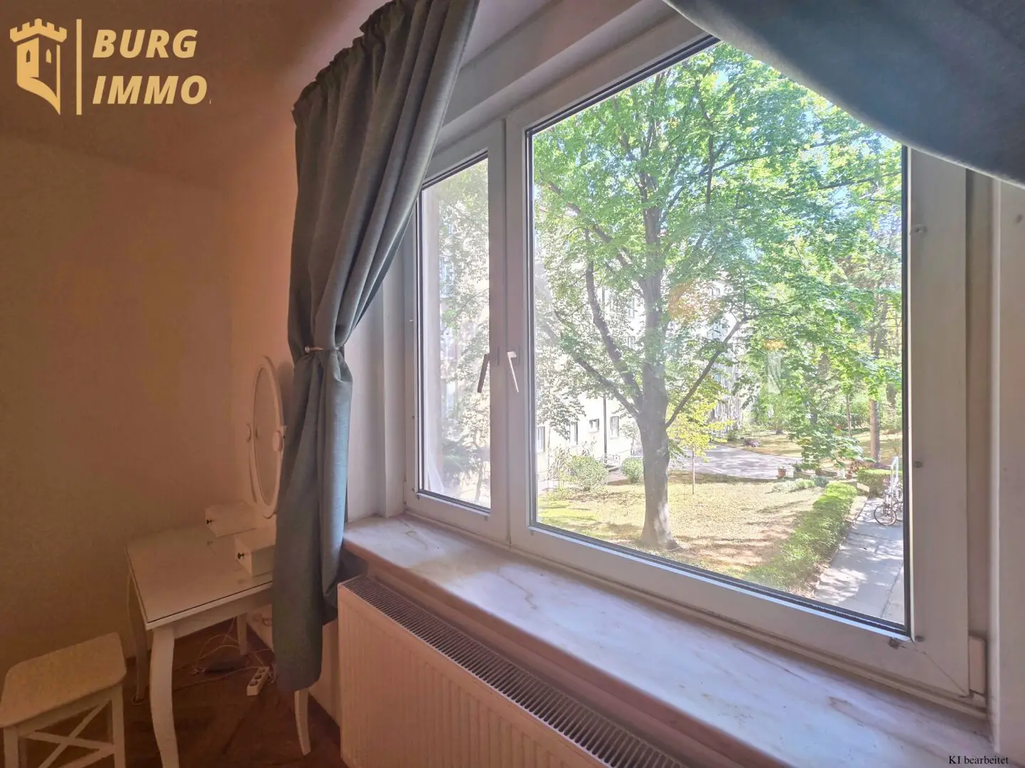 Ideal for study, work and everyday life – spacious 2.5-room apartment with separate living kitchen