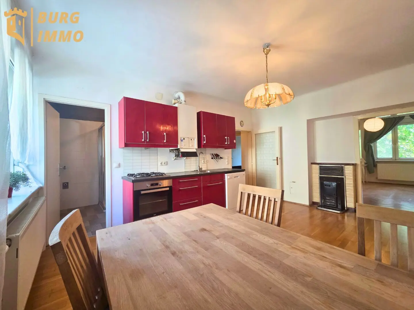 Ideal for study, work and everyday life – spacious 2.5-room apartment with separate living kitchen