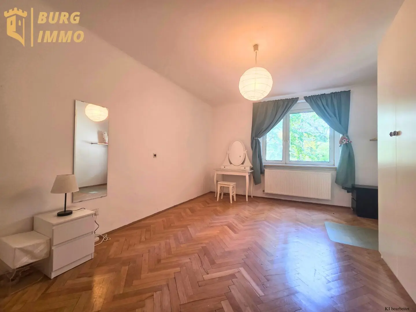 Ideal for study, work and everyday life – spacious 2.5-room apartment with separate living kitchen