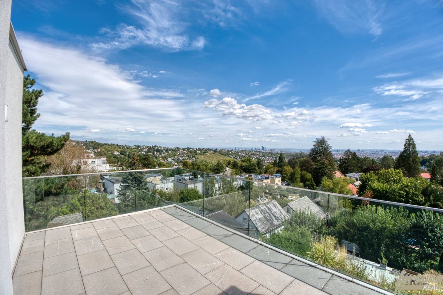 Exclusive maisonette apartment with panoramic view over Vienna