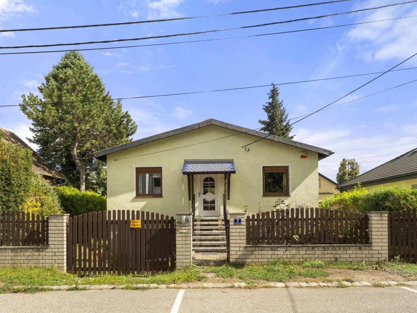 Charming single-family house in 1220 Vienna with garden, garage and sauna