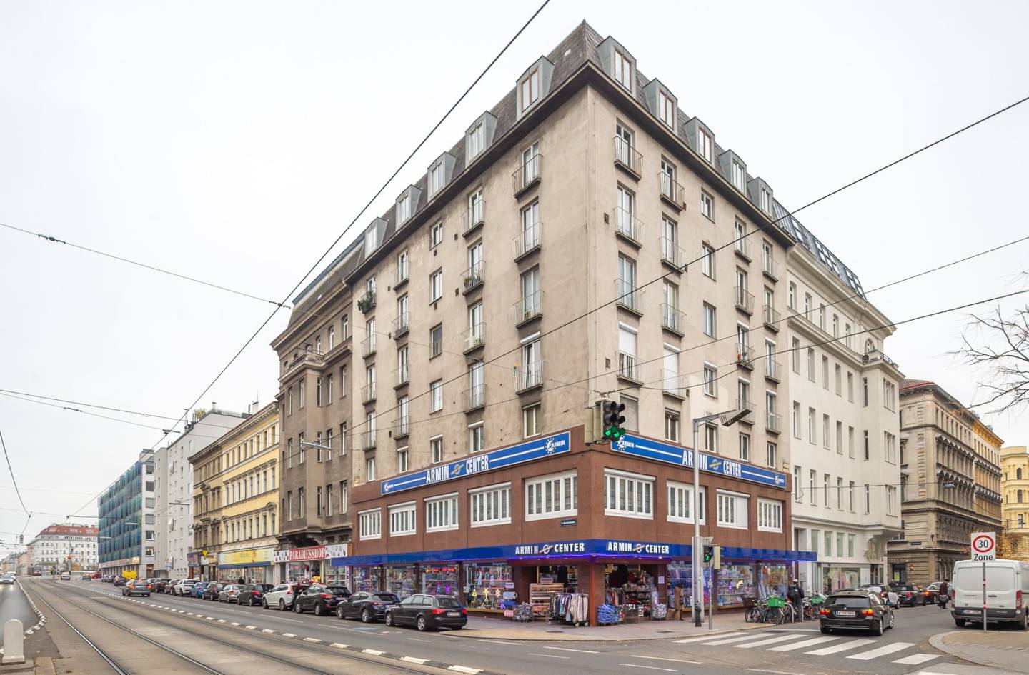 Investor package 1090 Vienna: 6 rented units with commercial space, prime location at Franz-Josefs-Bahnhof