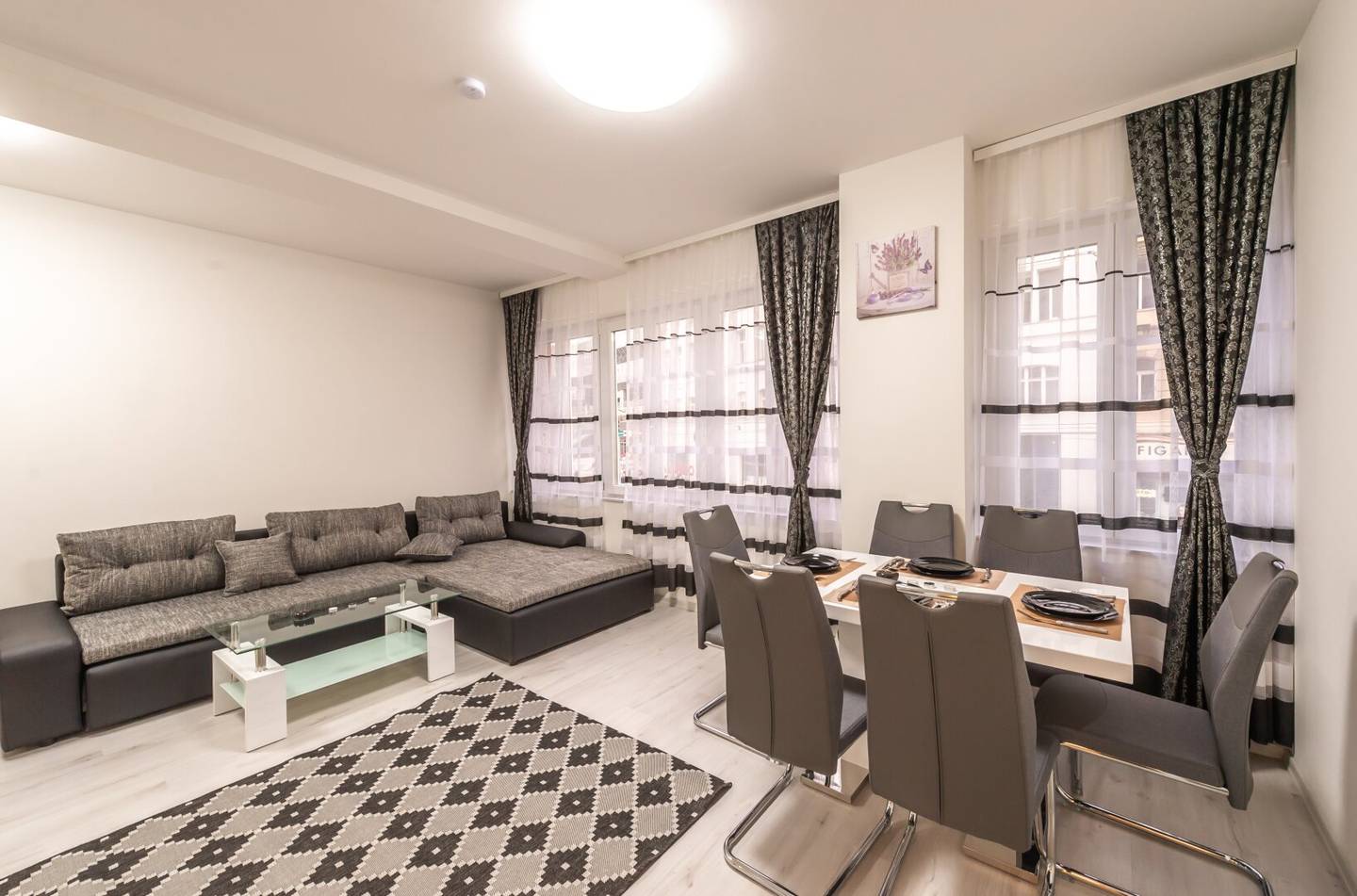 Investor package 1090 Vienna: 6 rented units with commercial space, prime location at Franz-Josefs-Bahnhof