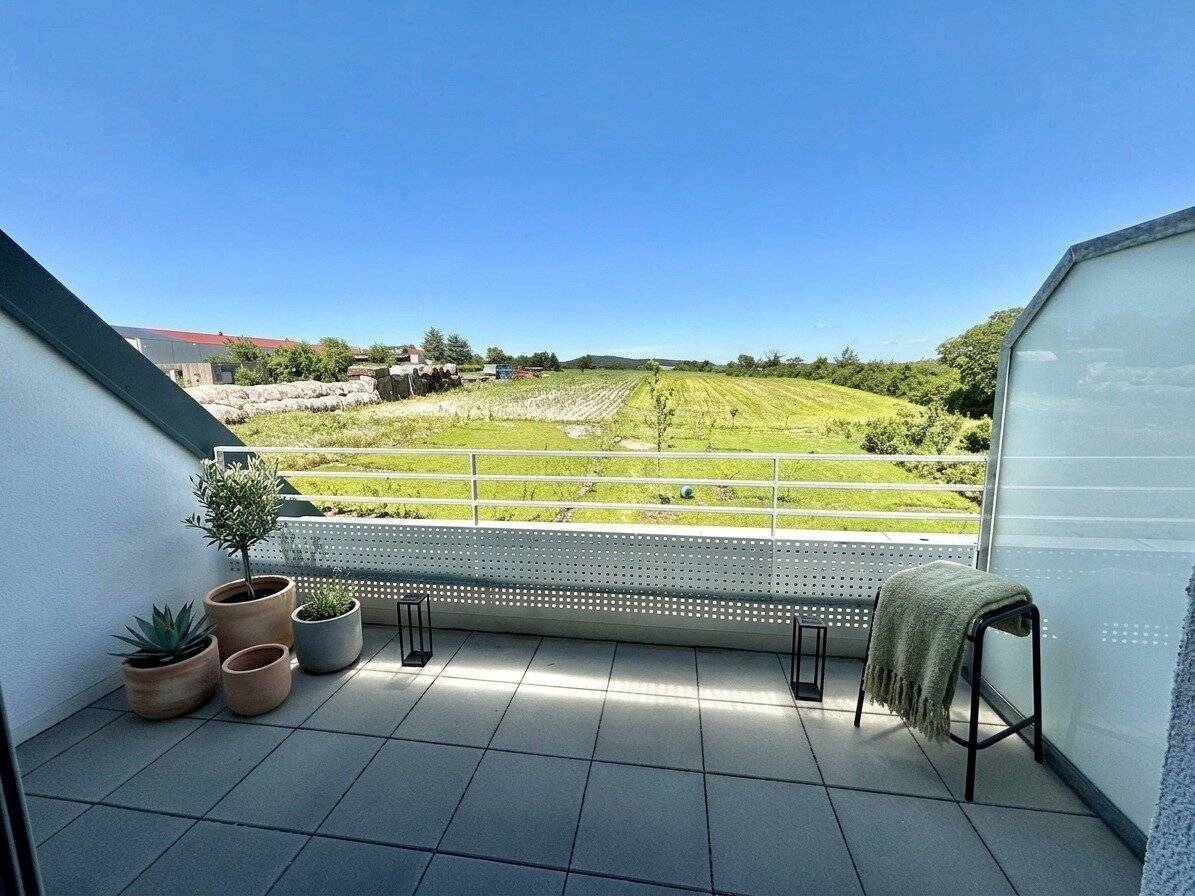 Modern rental apartment with garden use and balcony in quiet location in Breitenbrunn