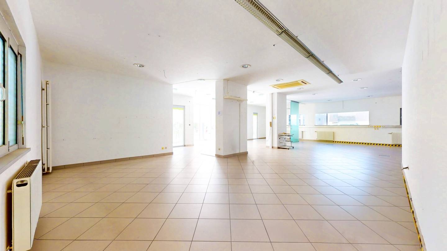 236 m² Geschäftslokal plus 95 m² Keller in Waidmannsdorf | Anlieferung &amp; 3D-Rundgang