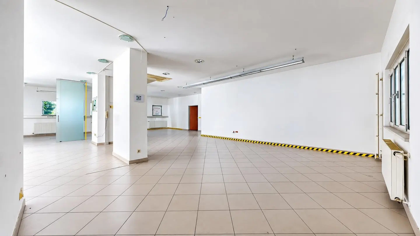 330 m² commercial unit in Klagenfurt-Waidmannsdorf | Shop, showroom or studio