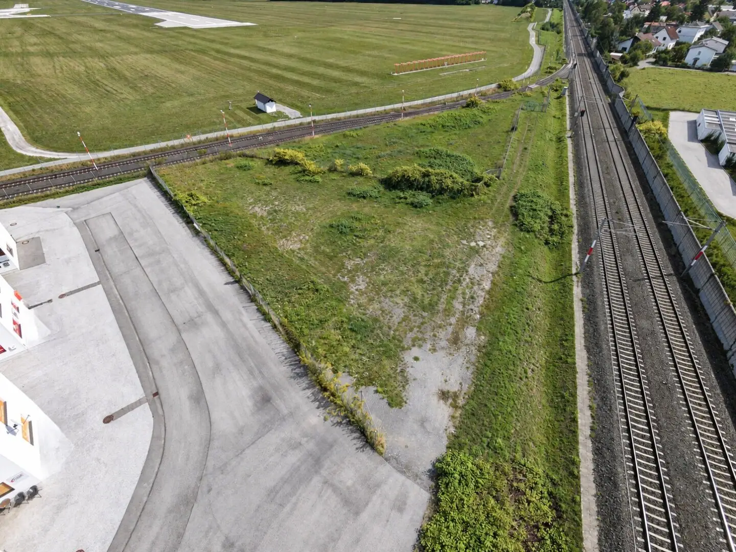 Paved commercial open area in Klagenfurt – approx. 1,715 m², also for trucks &amp; construction machinery