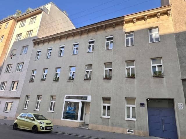 Investment apartment with development potential and garage