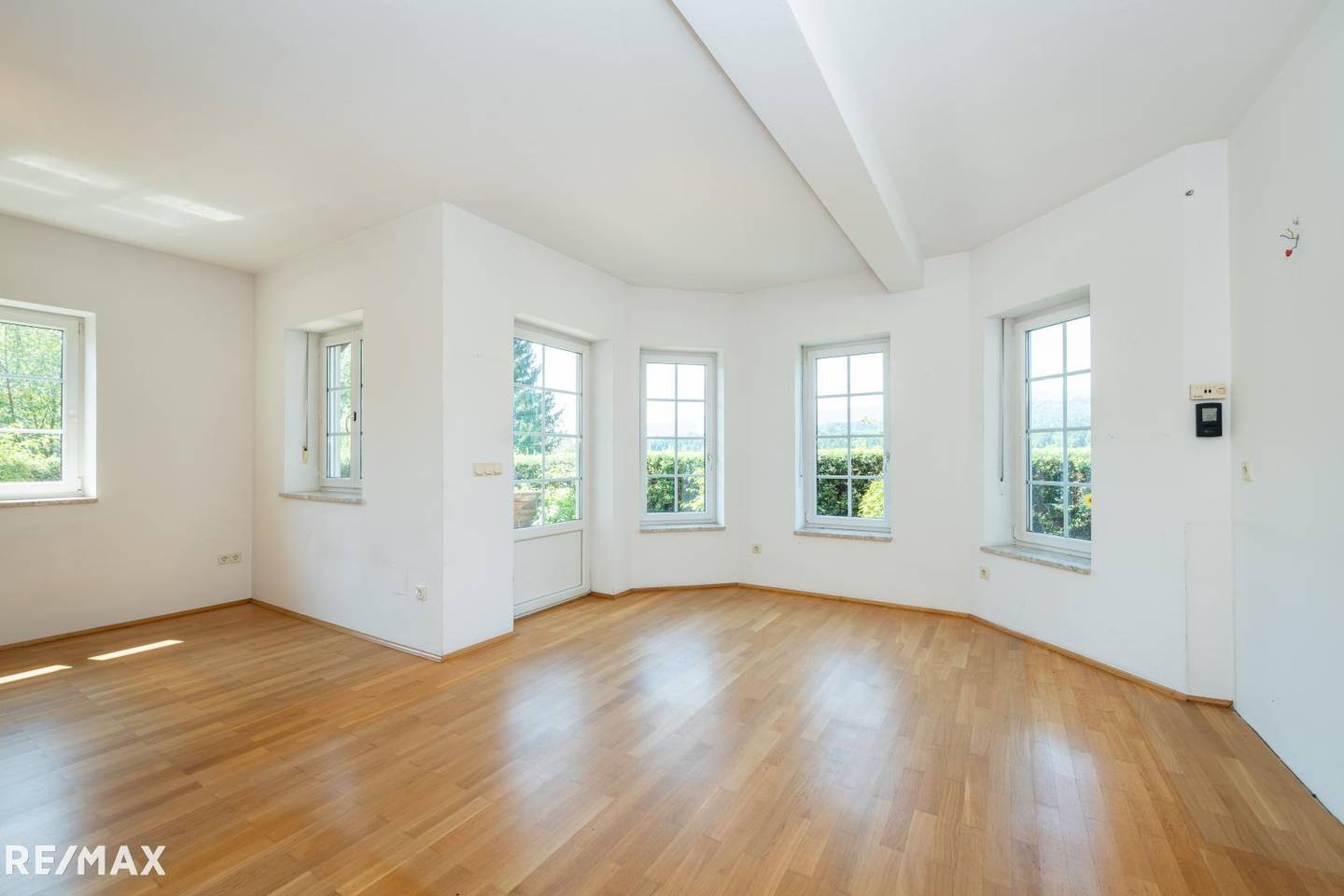 Sonnige familienwohnung mit Garten und Sauna