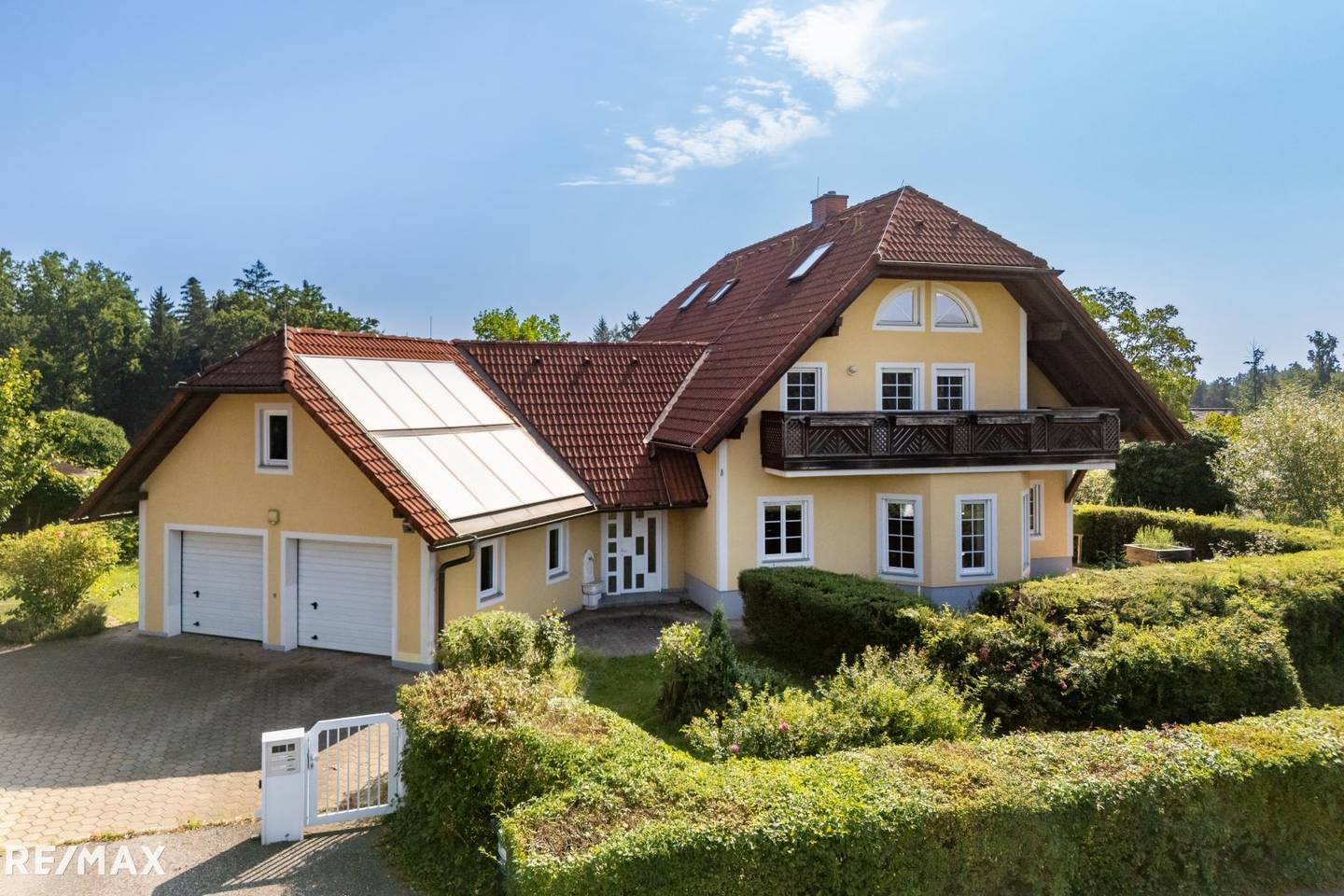 Sonnige familienwohnung mit Garten und Sauna