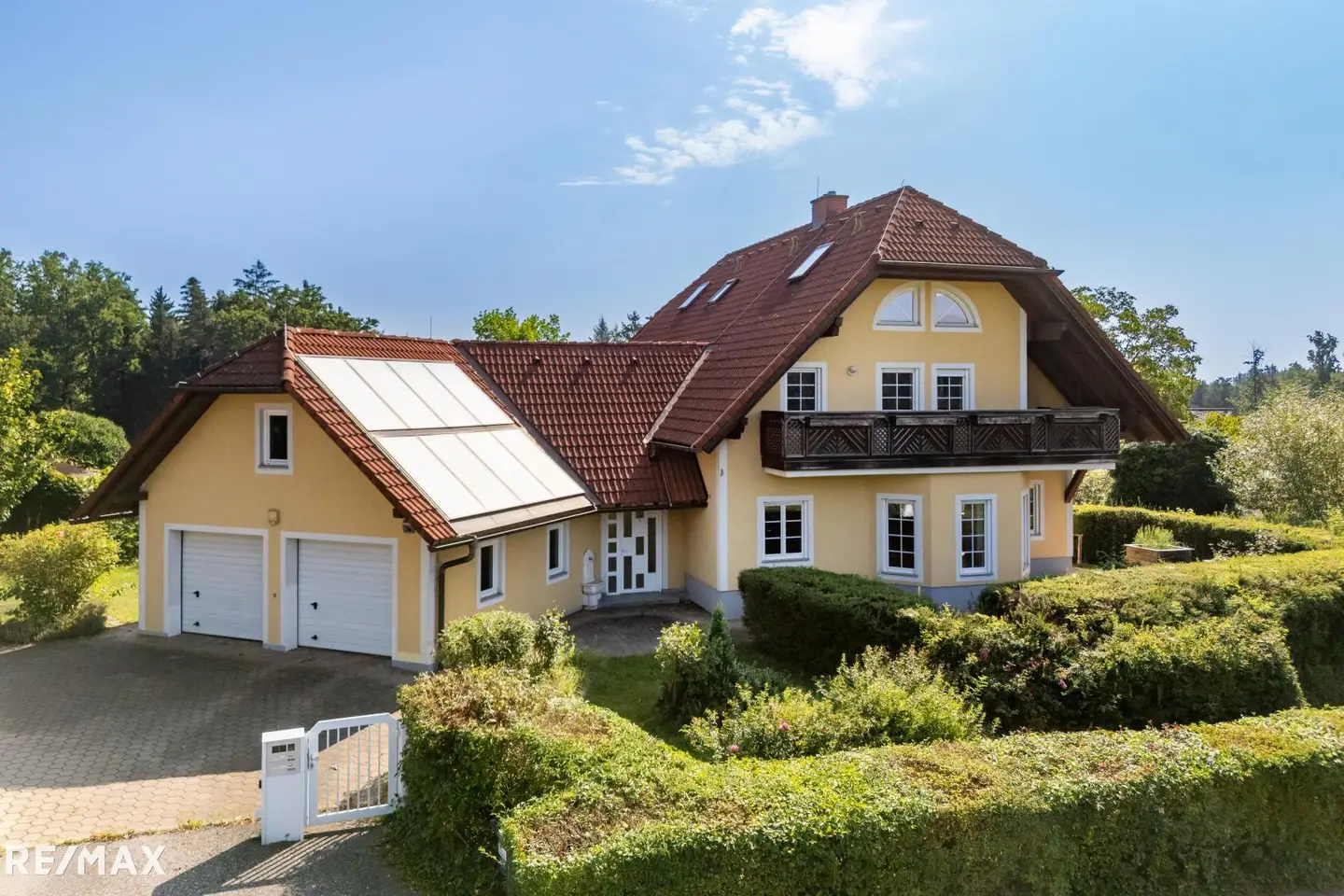 Light filled family apartment with garden and sauna