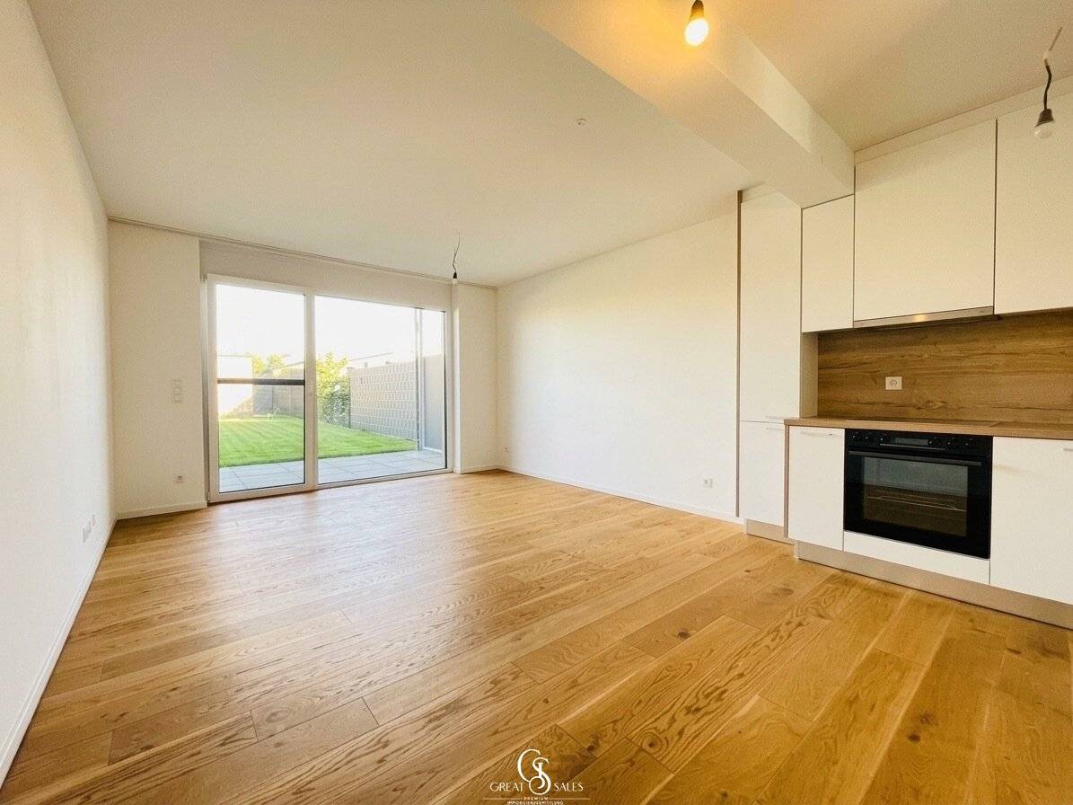 Neuwertige Drei-Zimmer Maisonette mit Gartenterrasse in ruhiger Lage inkl. Parkplätze!