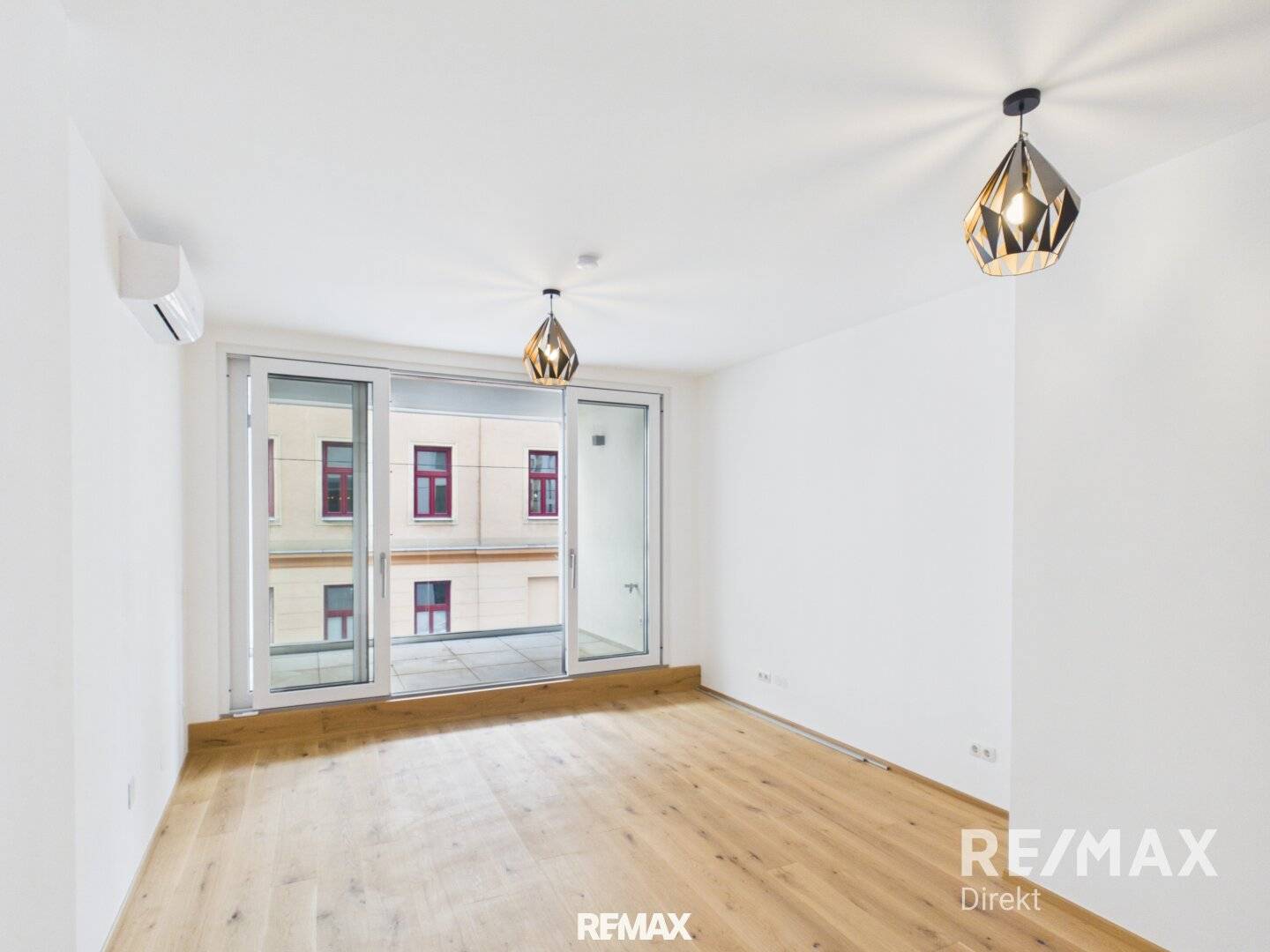 Modern residential dream for couples needing space and young families with loggia in 1170 Vienna – top location for €380,000
