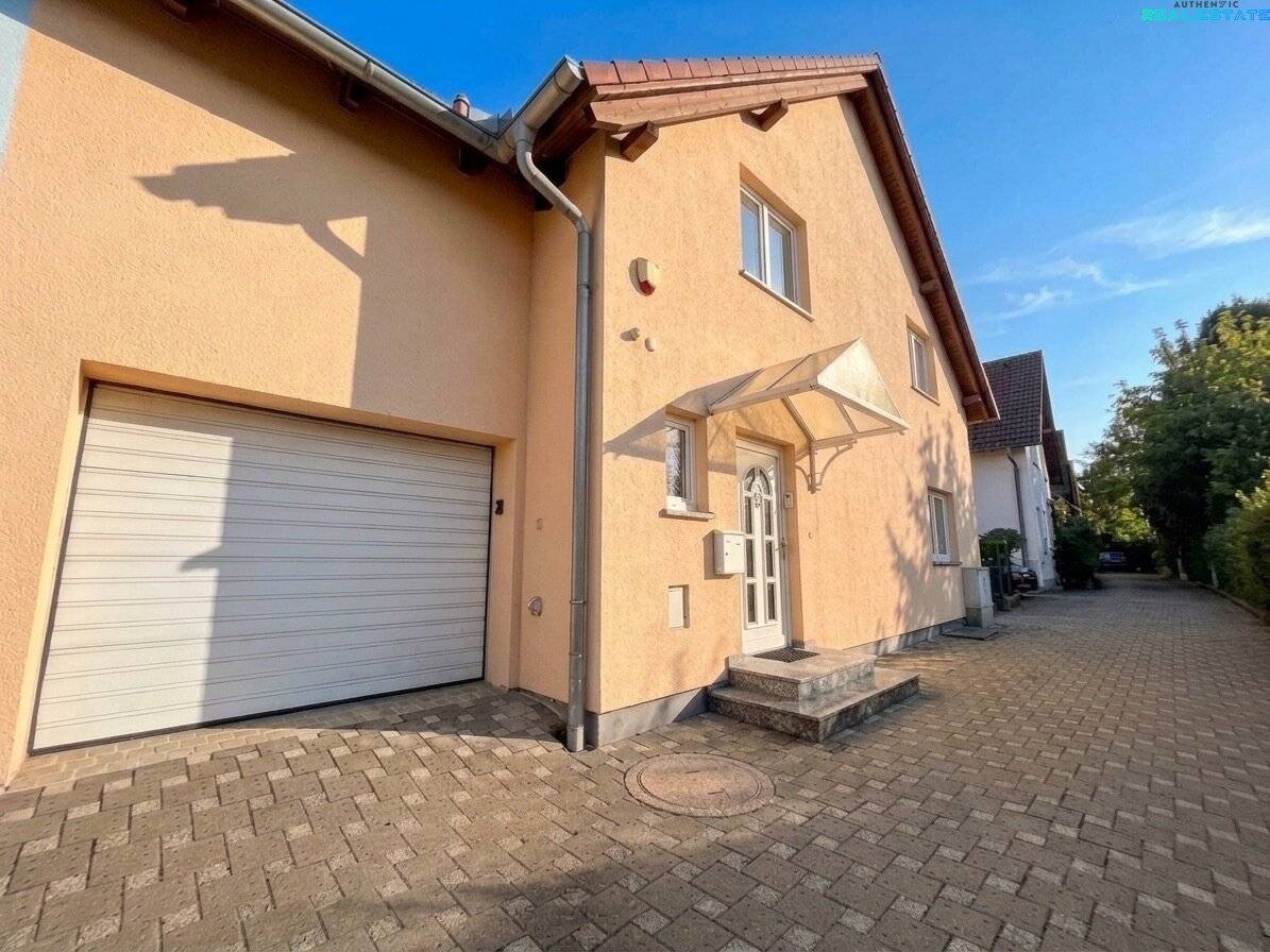 Charming terraced house in Wolkersdorf with garden, terrace, garage – 4 rooms, 120m²