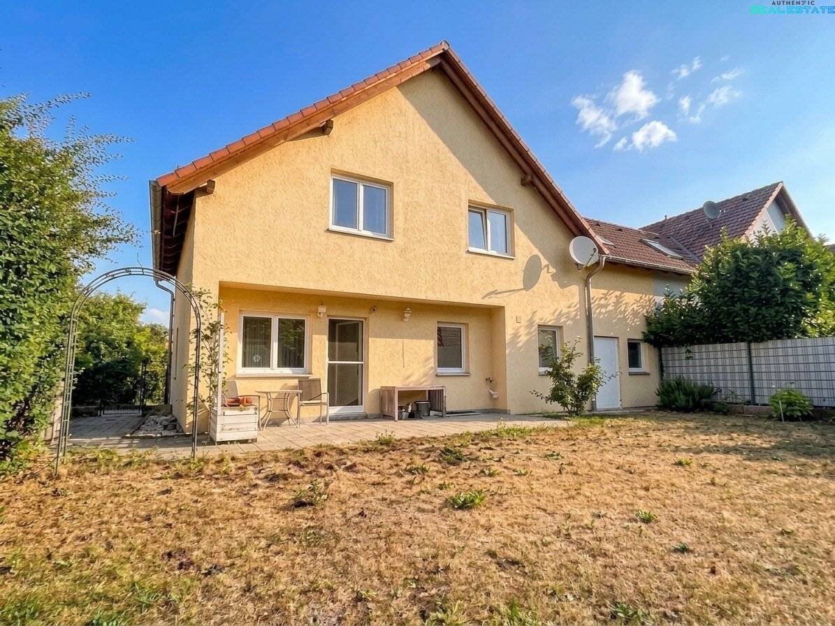 Charming terraced house in Wolkersdorf with garden, terrace, garage – 4 rooms, 120m²