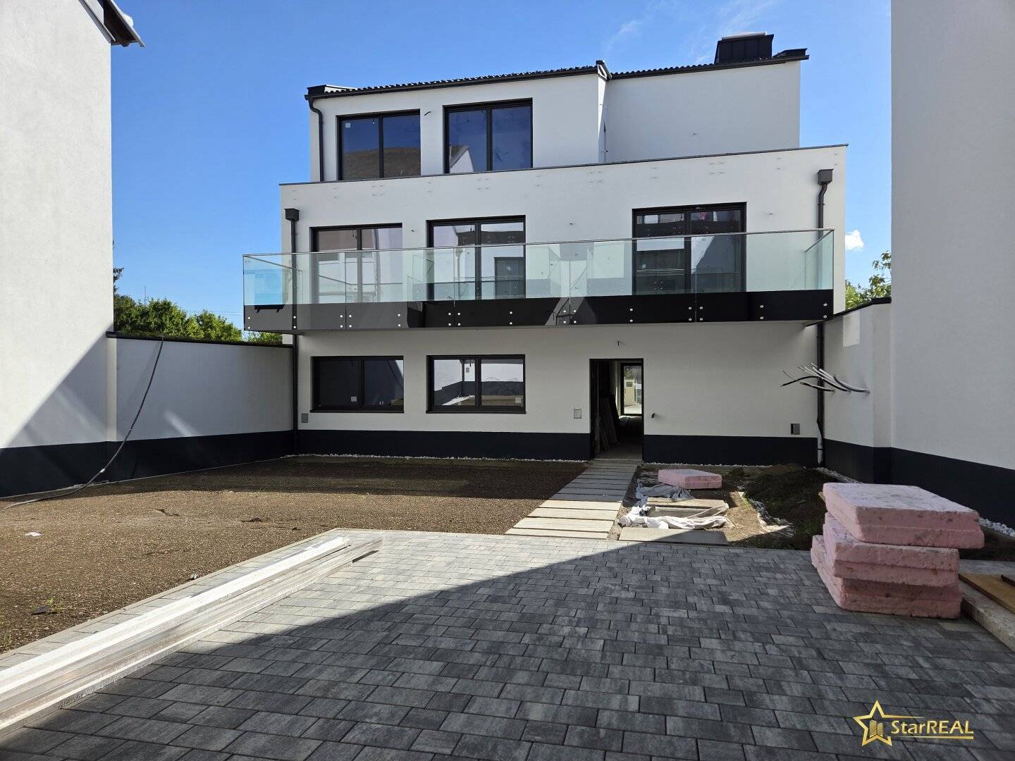 NOCH 3 WOHNUNGEN FREI! 3-ZIMMER GARTENWOHNUNG IN ZENTRUMSLAGE. PREMIUM AUSSTATTUNG! PROVISIONSFREI für den Käufer.