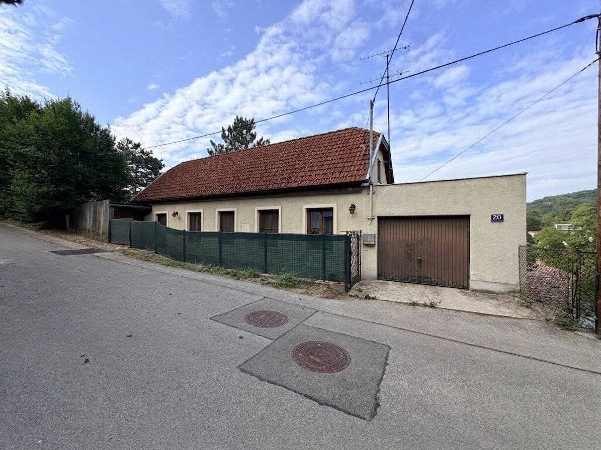 Forest edge location with green view - house for demolition