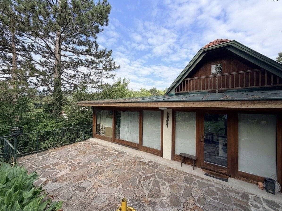 Forest edge location with green view - house for demolition