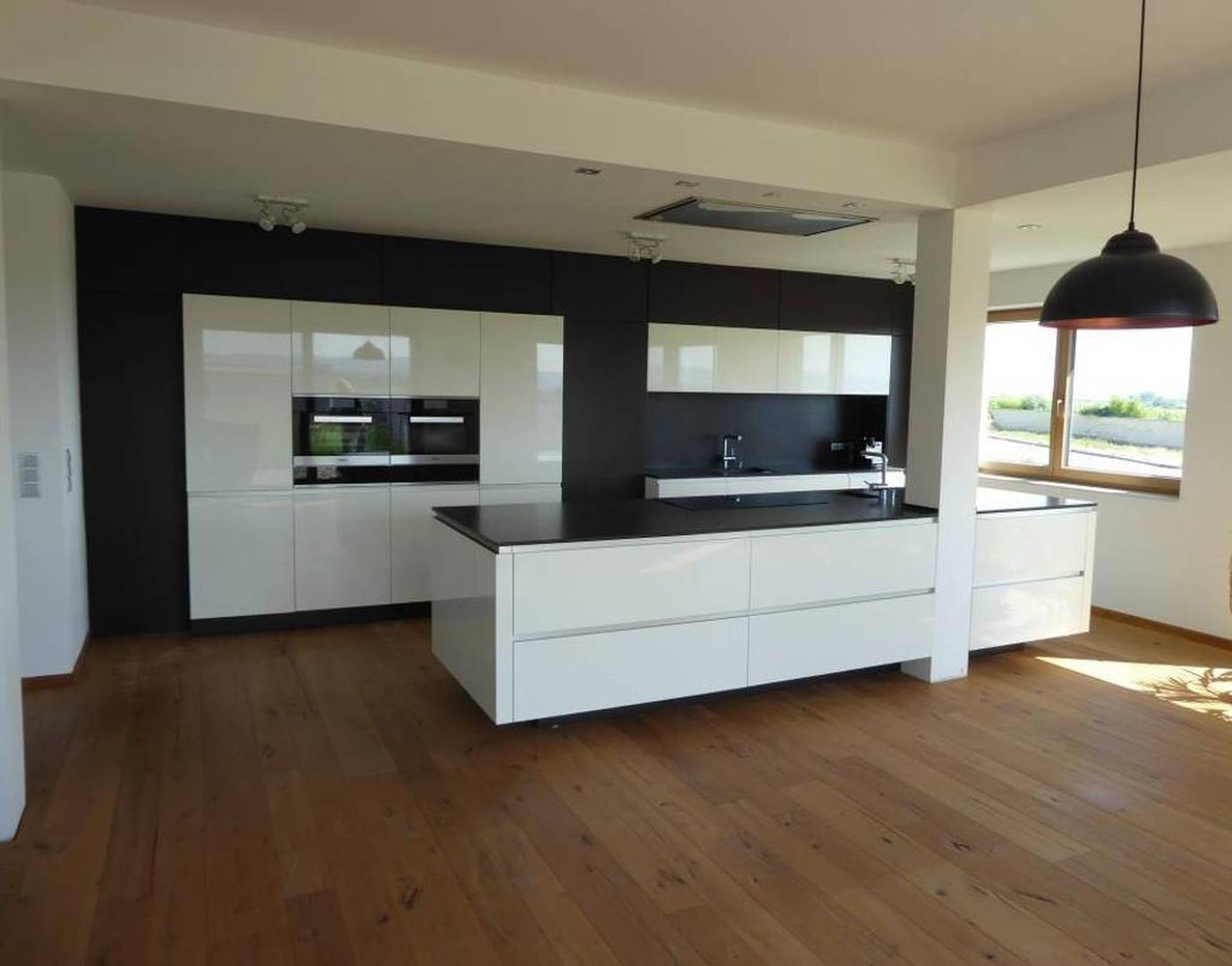 Passivhaus mit Seeblick und Garten Familienwohnung