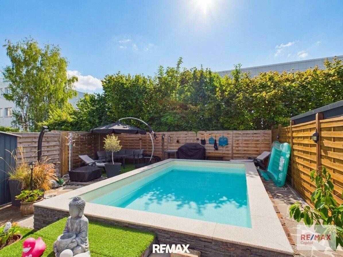 Charming allotment garden house with pool on large private plot in 1210 Vienna