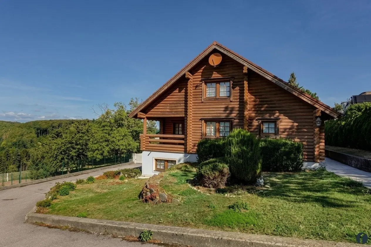 Chaletgefühl im Wienerwald – Wohnen, wo Holz und Natur zuhause sind