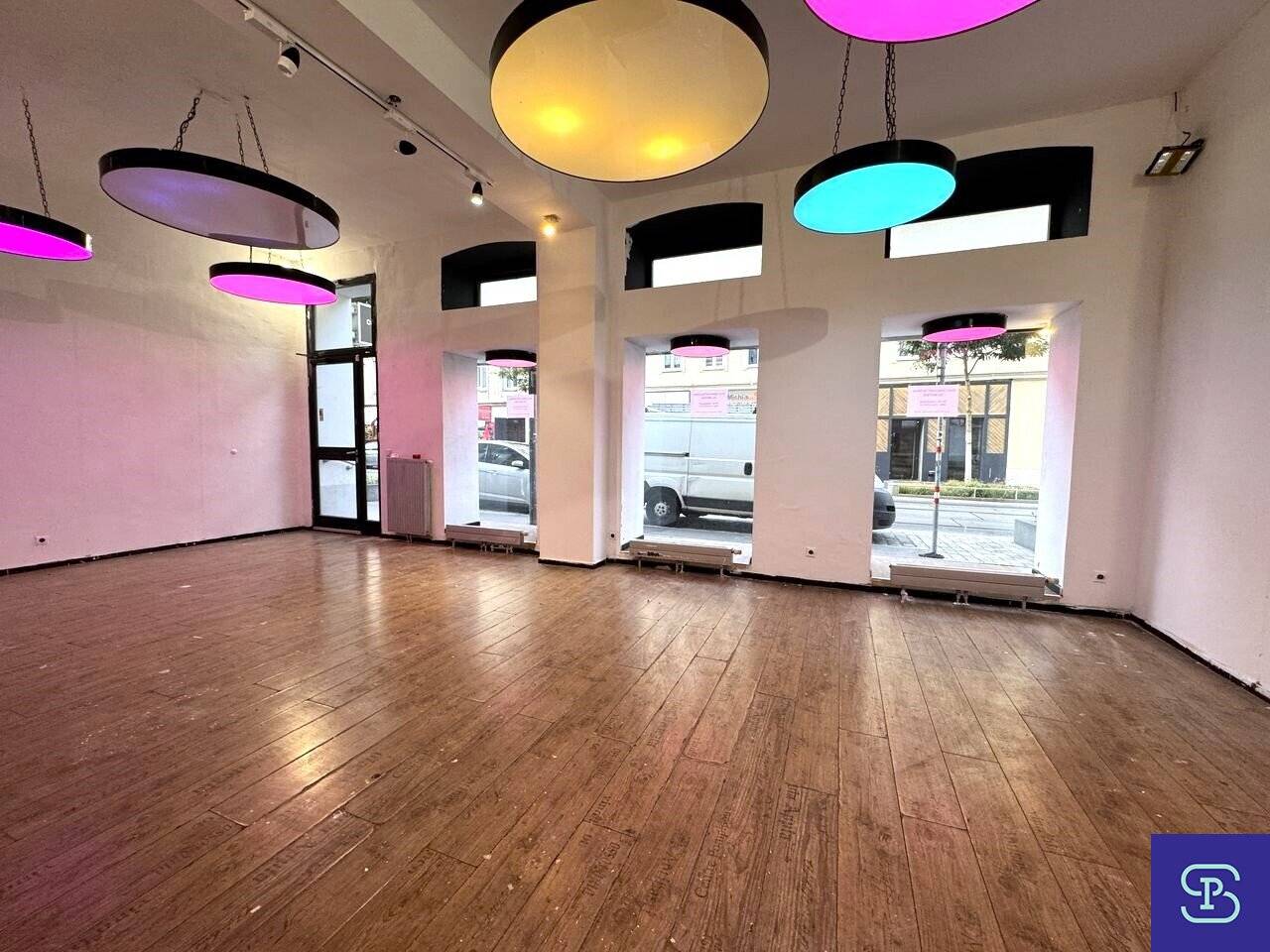 Thaliastraße: 61 m² retail unit on an open-ended main lease - 1160 Vienna
