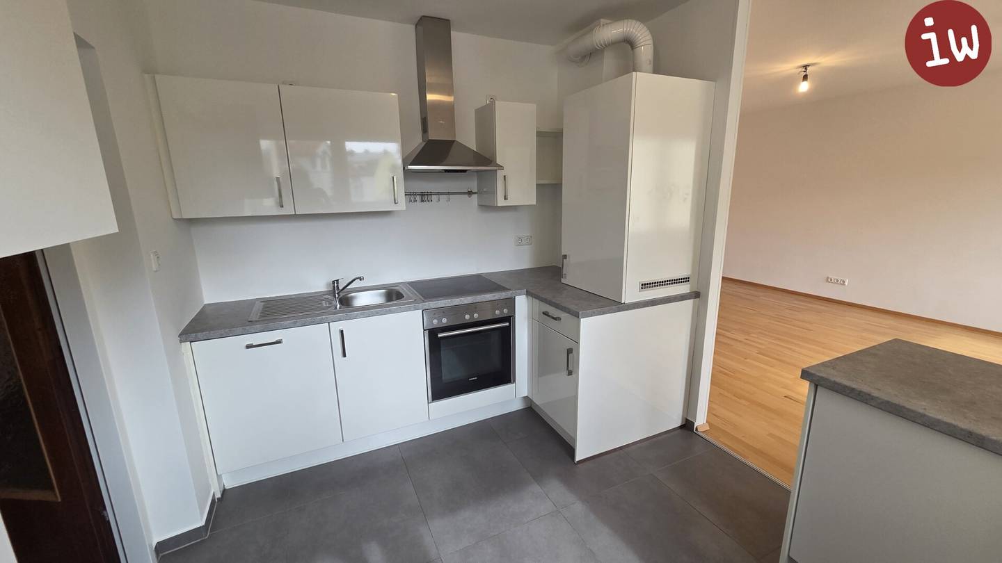 Center - Move-in ready: quiet 4 room apartment with excellent infrastructure