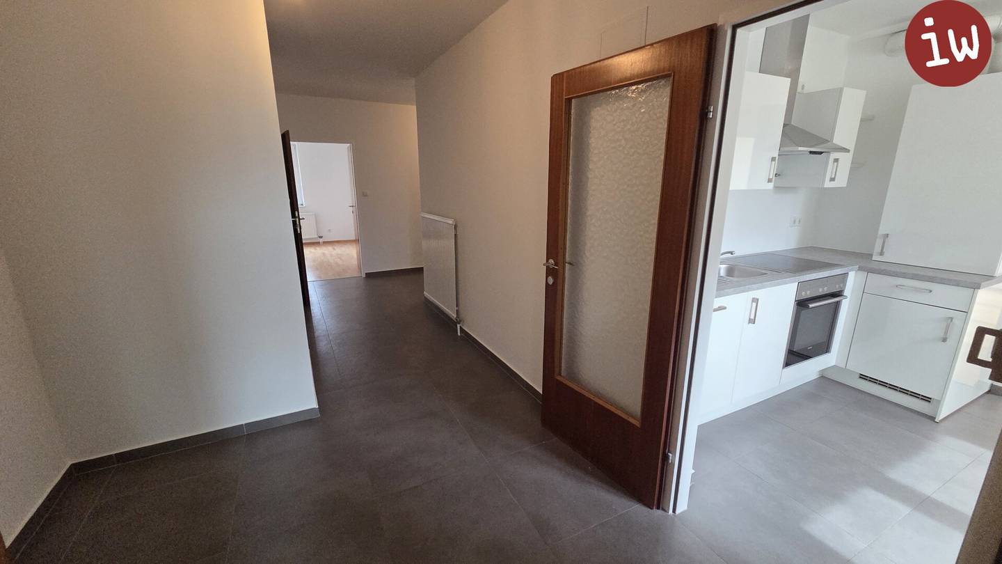 Center - Move-in ready: quiet 4 room apartment with excellent infrastructure