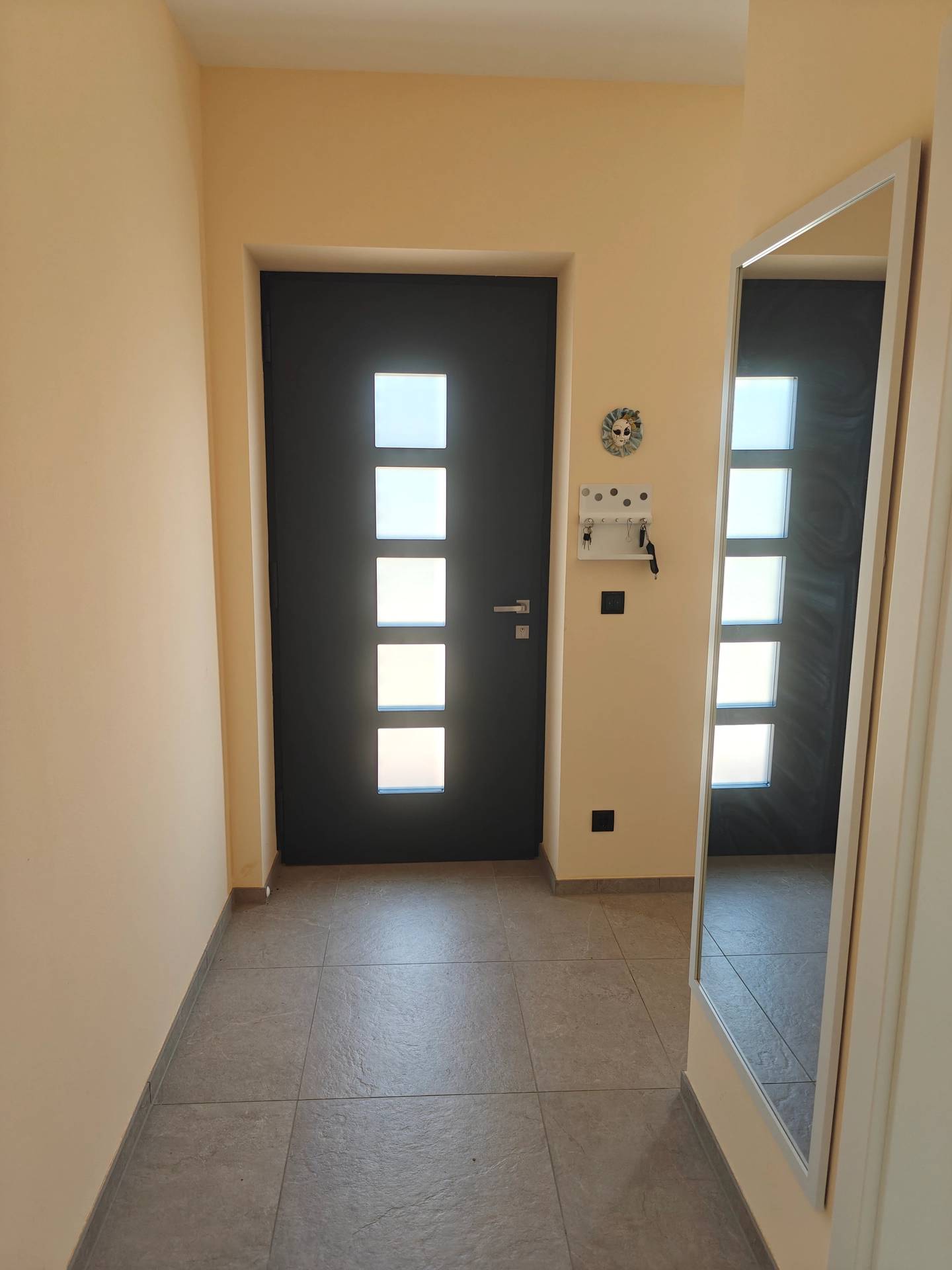 Barrierefreie Wohnung mit großem Garten und Photovoltaik