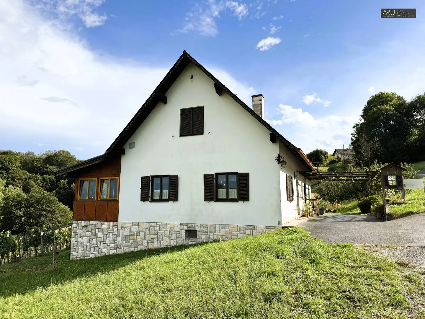 Idyllische Alleinlage nahe Fürstenfeld – ehemaliger Buschenschank mit 8.878 m² Grund