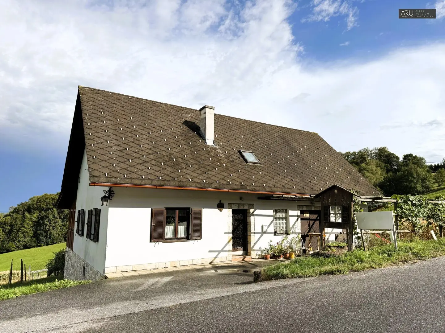 Idyllische Alleinlage nahe Fürstenfeld – ehemaliger Buschenschank mit 8.878 m² Grund