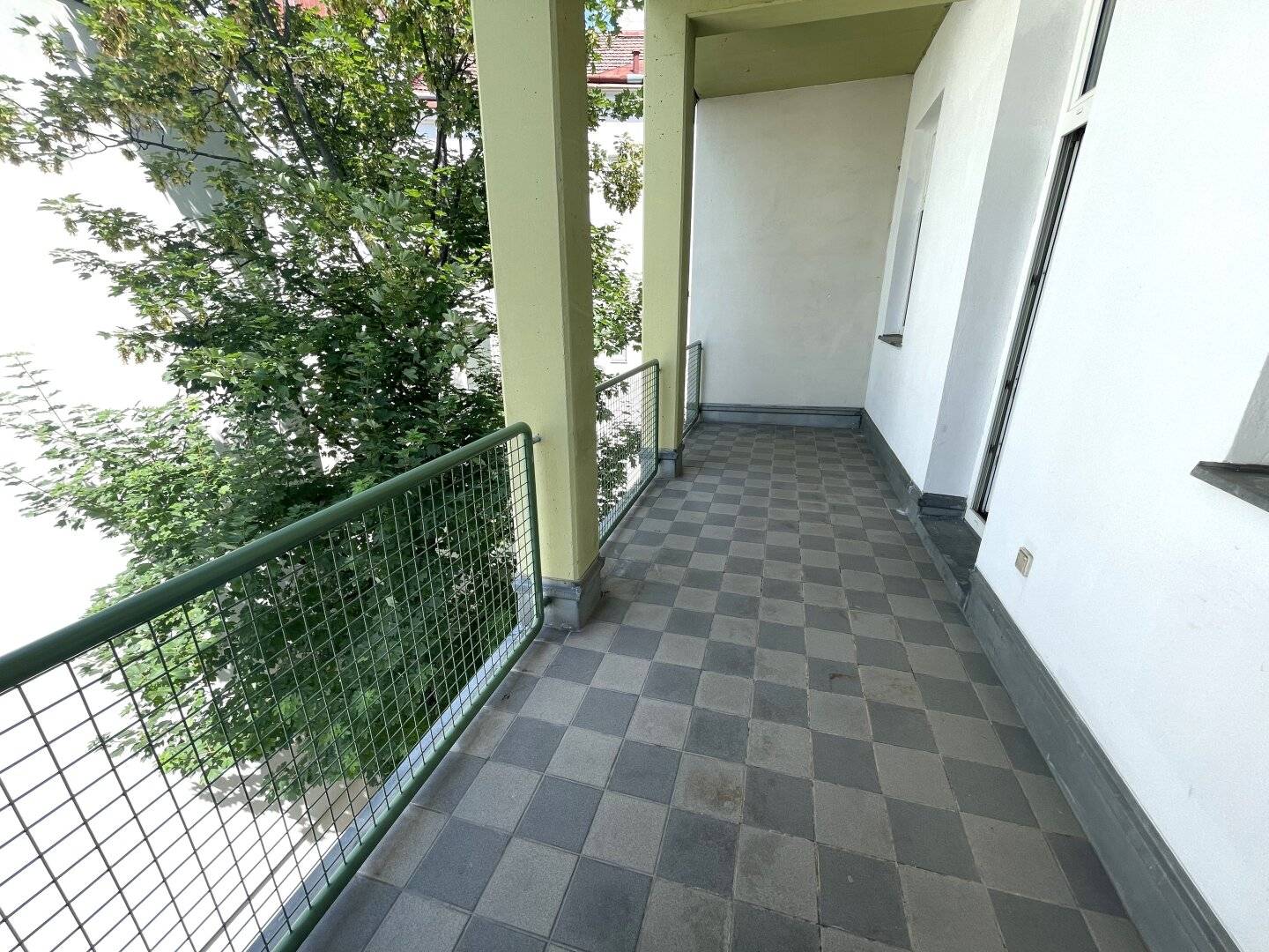 SONNIGE BALKONWOHNUNG MIT GRÜNBLICK - NÄHE U3 HÜTTELDORFERSTRASSE UND MATZNERPARK