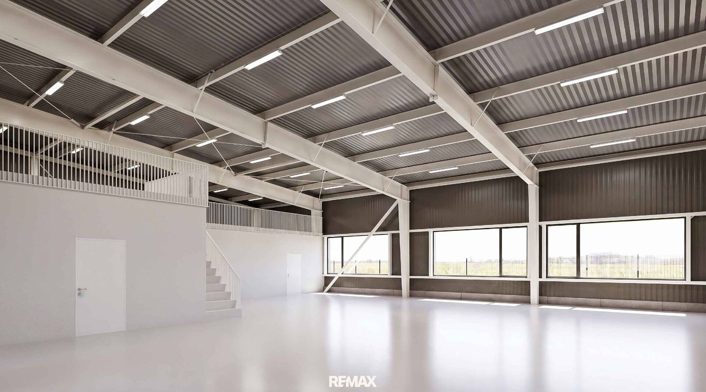 Spacious commercial hall of approx. 400 m² with high ceiling in Leopoldsdorf
