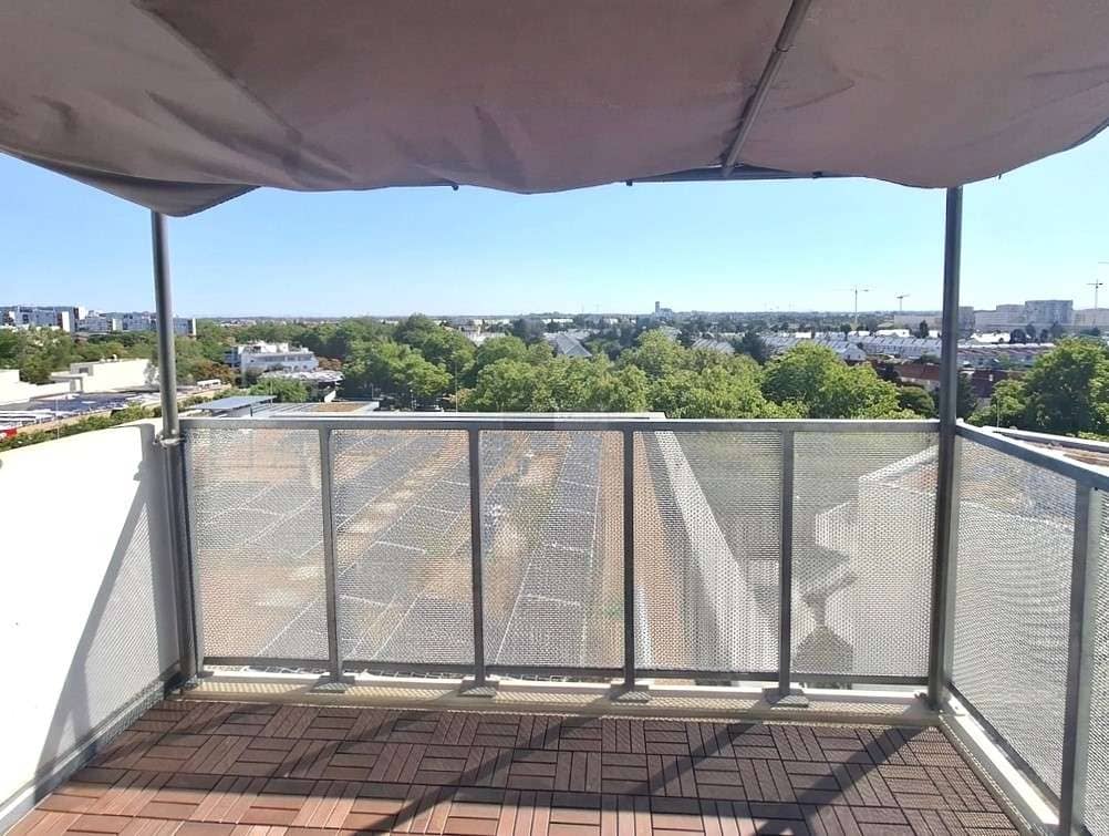 Neuwertige Wohnung mit Balkon und Deckenkühlung