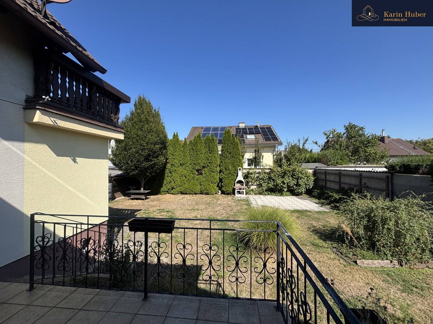 Charming single family house with garden