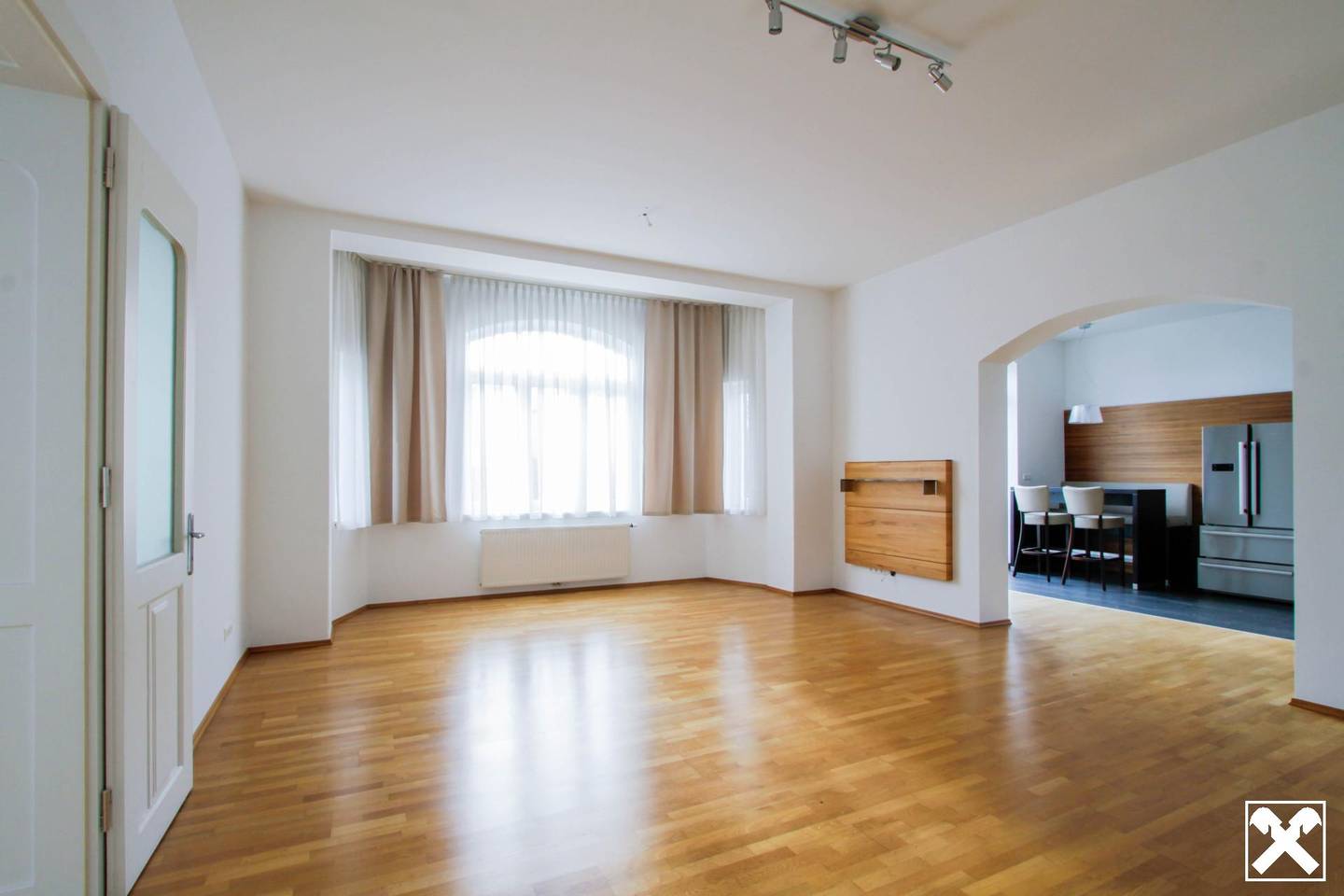 Erdgeschosswohnung in a fully renovated villa