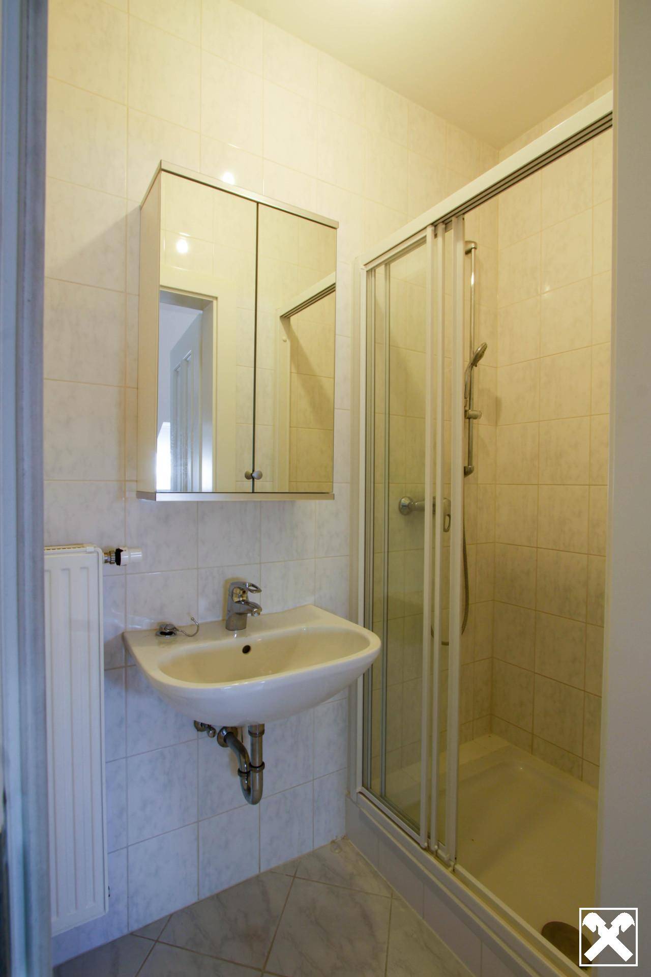 Bright Dachgeschosswohnung in elegant city villa with lift