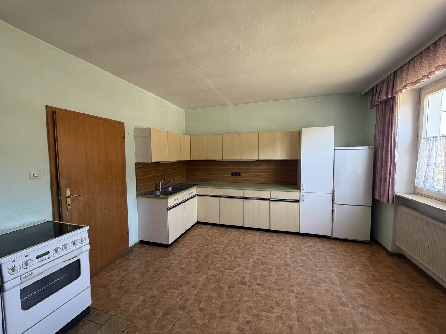 Renovierungsbedürftige Maisonettewohnung in ruhiger Naturlage mit Garage