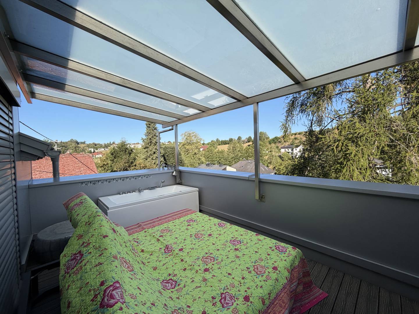 Dachgeschosswohnung mit Whirlpool und hochwertiger Ausstattung