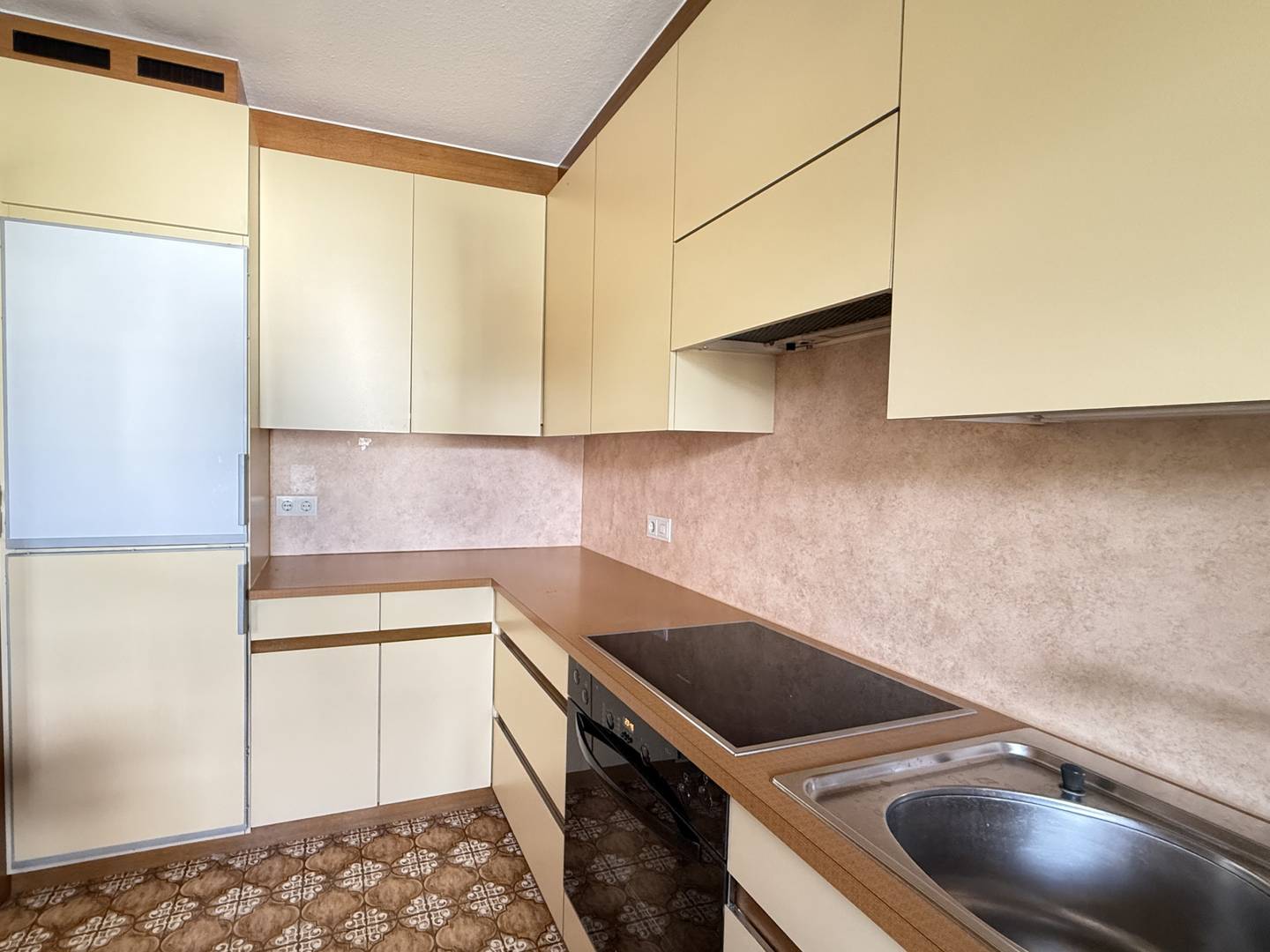 Möblierte Wohnung mit Garage in sonniger Lage