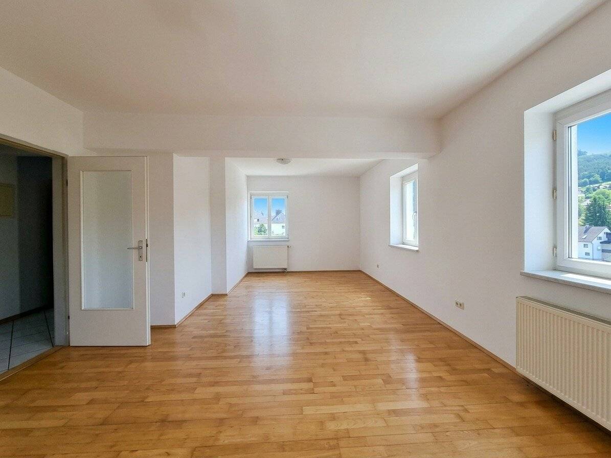 Cozy studio apartment in central location with elevator, only €449 rent!
