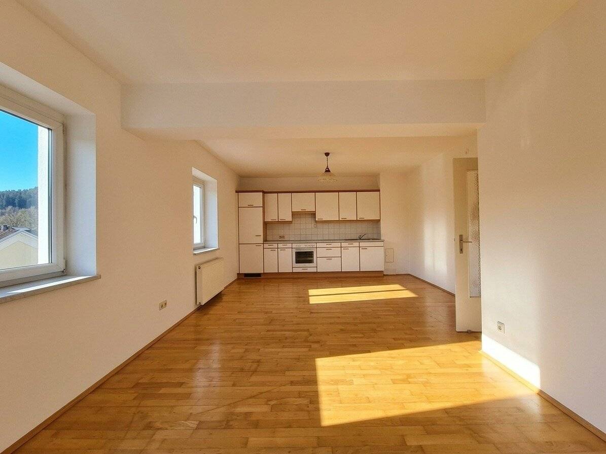 Cozy studio apartment in central location with elevator, only €449 rent!