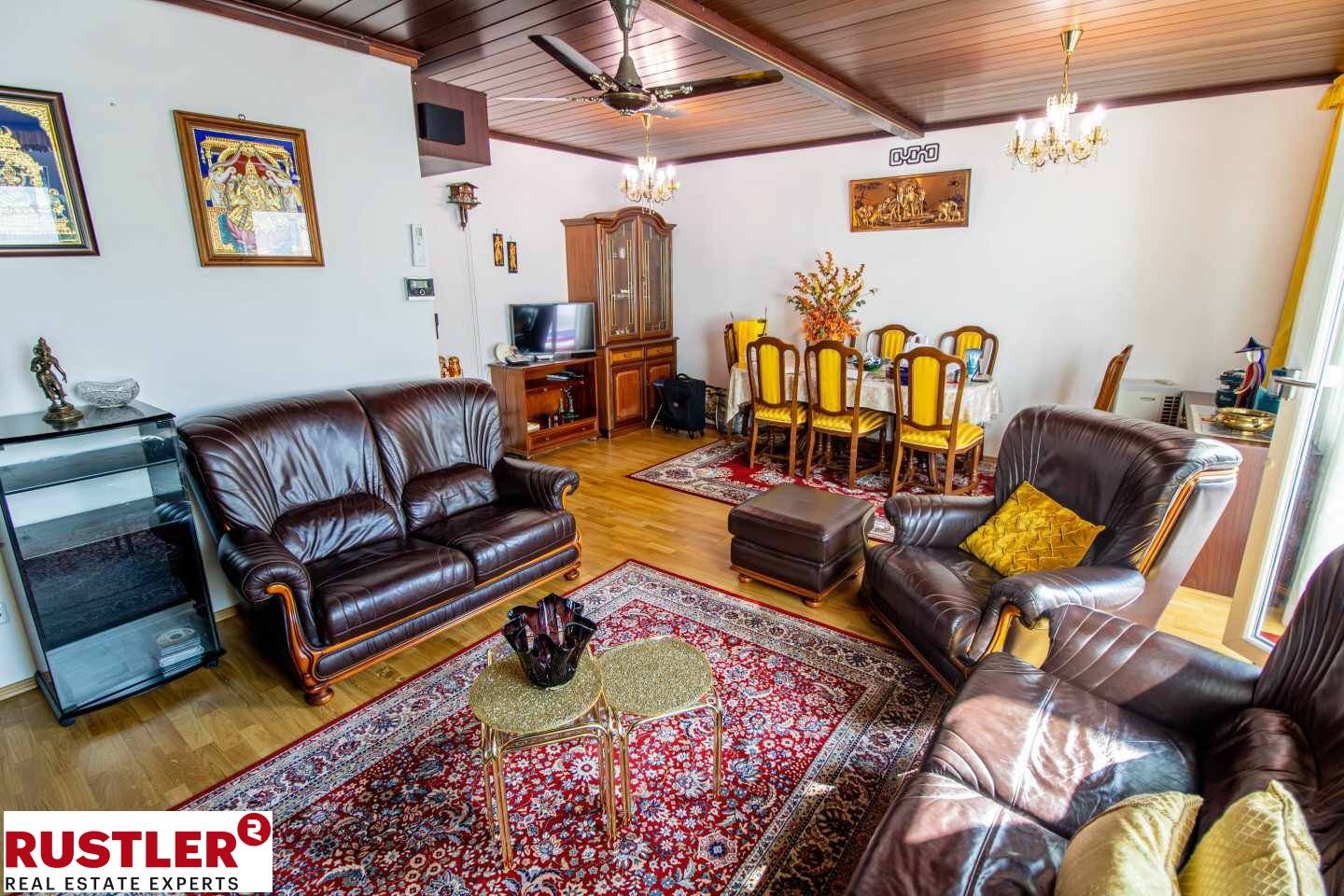 Bright furnished family apartment with garden and garage