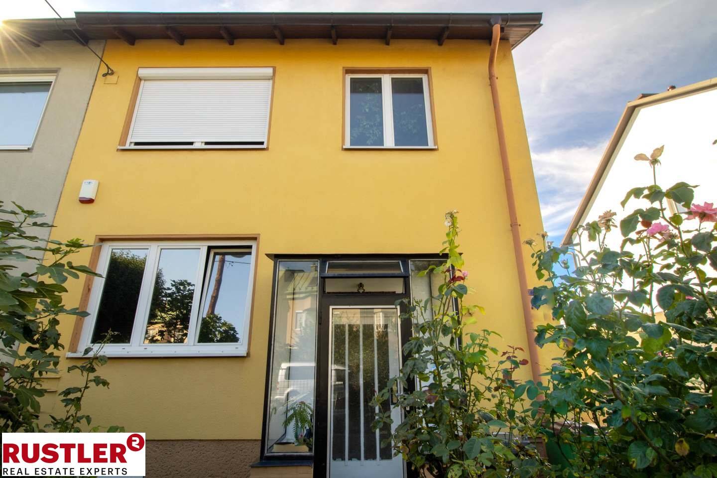 Spacious family apartment with private garden