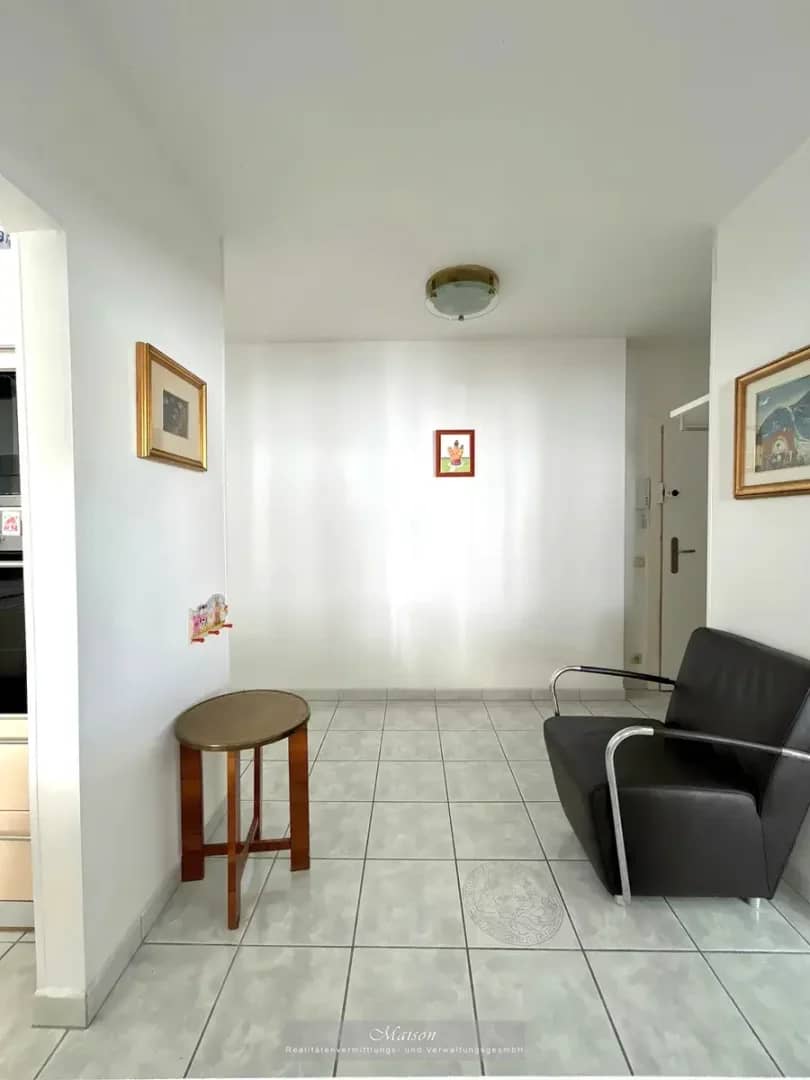 Well maintained new build condominium on the 3rd floor with elevator in 1140 Vienna - Top price 298.000,-