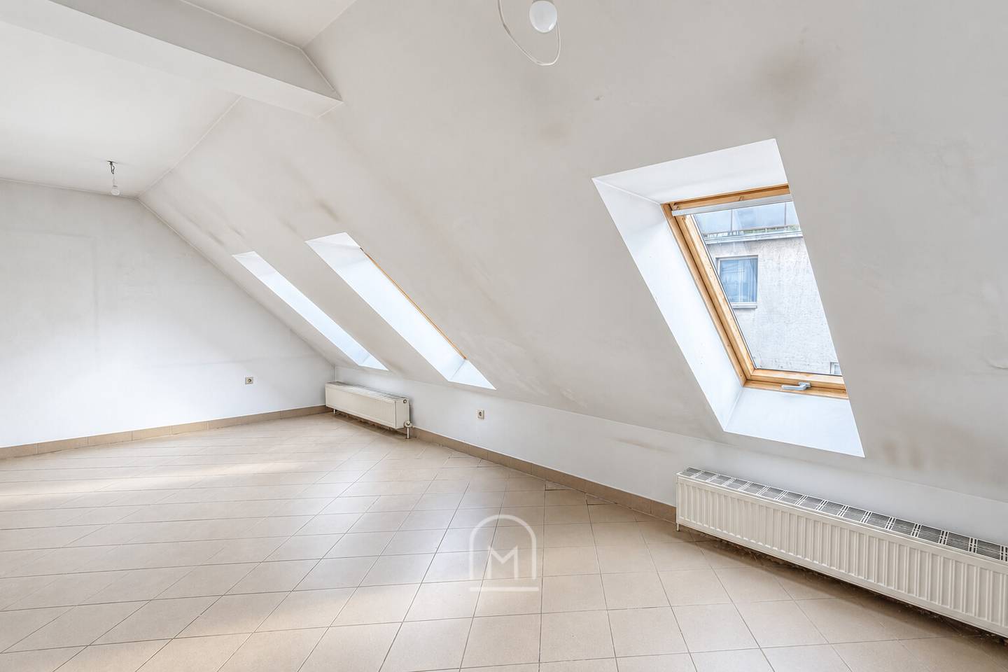 Bright Dachgeschosswohnung near Westbahnhof