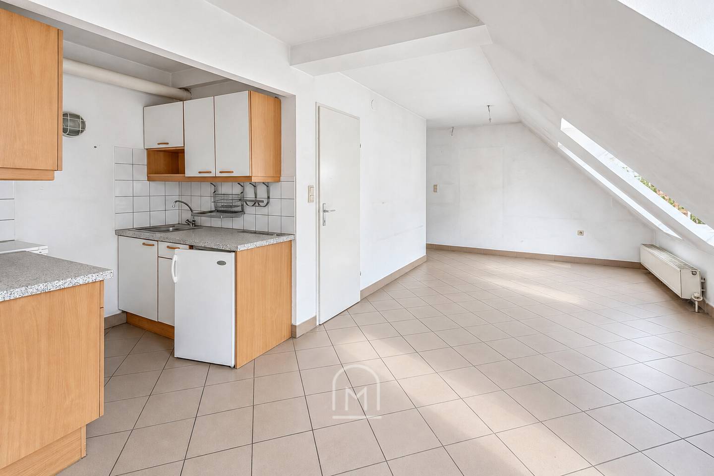 Bright Dachgeschosswohnung near Westbahnhof