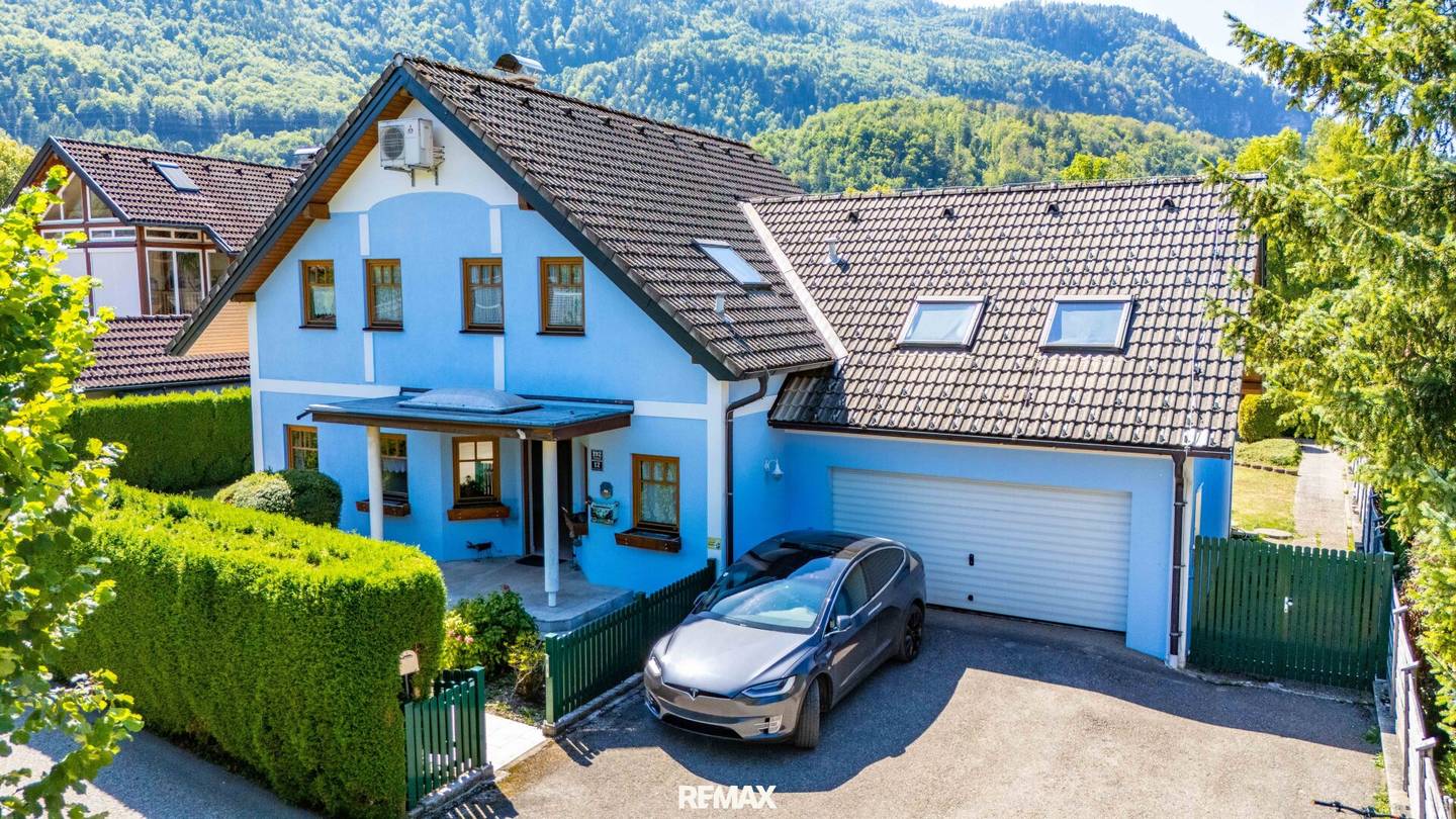 Ein Paradies für die ganze Familie – Großzügiges Wohnglück mit Doppelgarage, Pool und Nebengebäude