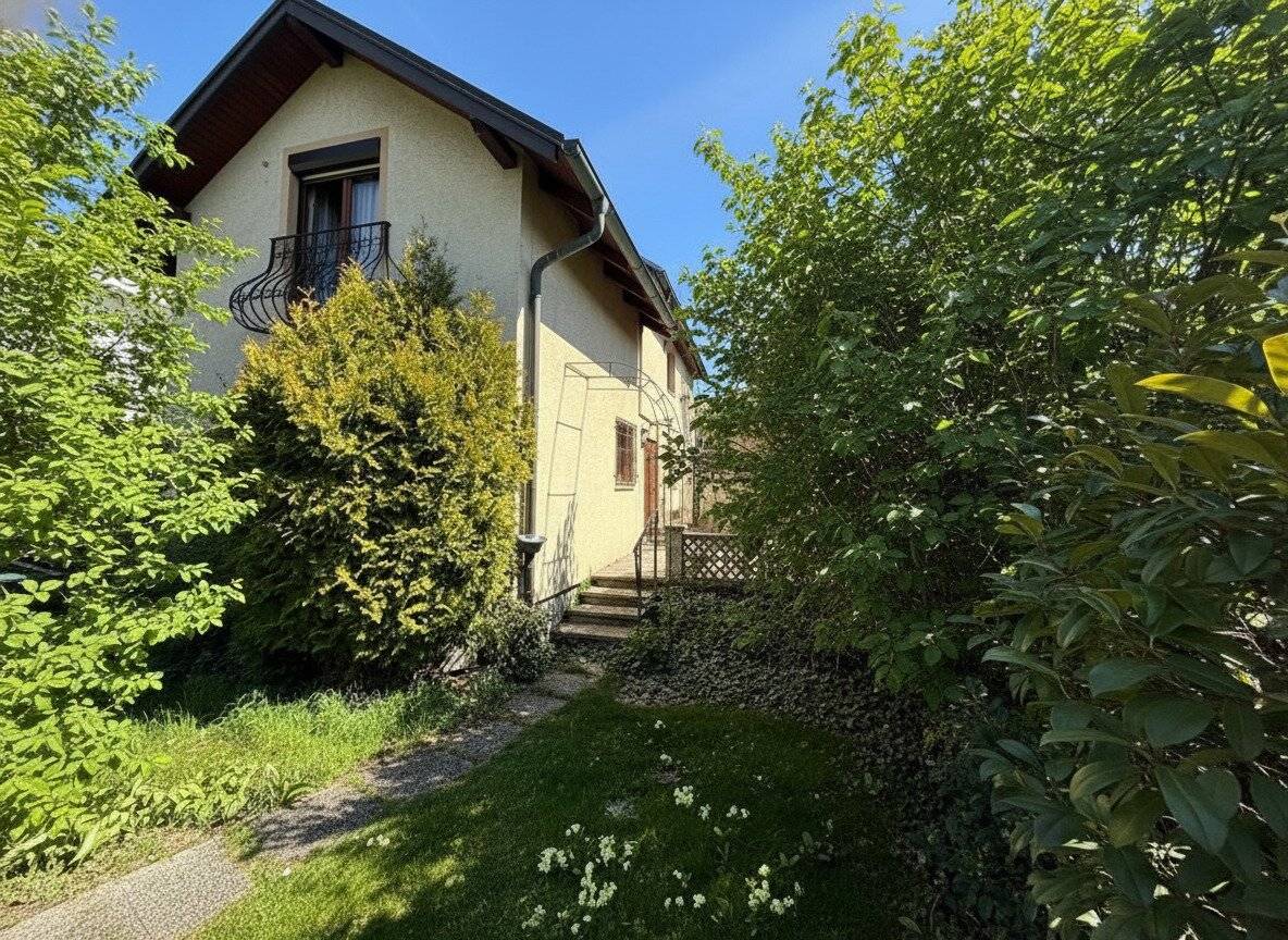 RENOVATE OR BUILD NEW! Allotment garden house on double plot near subway