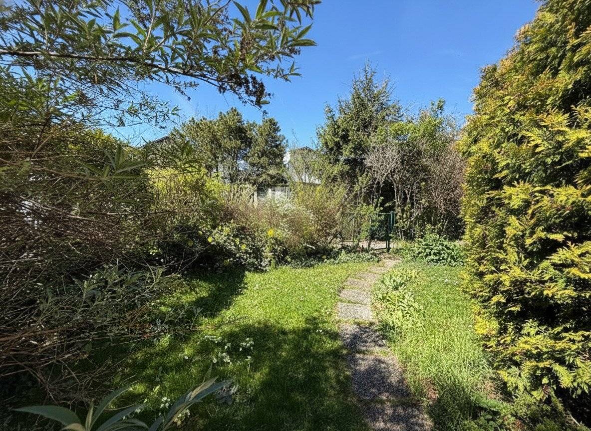 RENOVATE OR BUILD NEW! Allotment garden house on double plot near subway